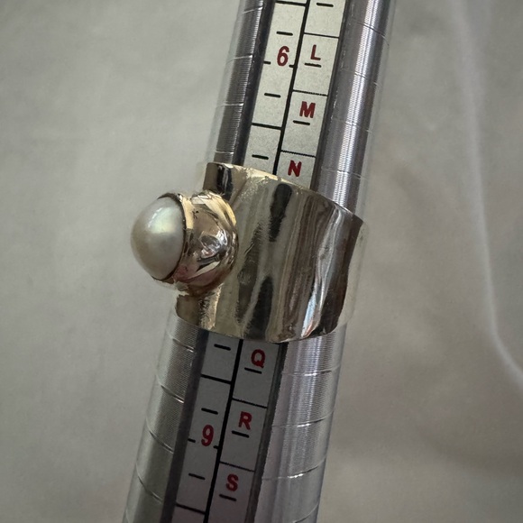 Vintage Wide Band Pearl Statement Ring - Picture 3 of 6